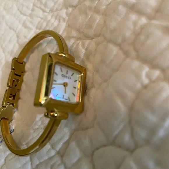 Gold Bangle Women's Watch 1900l MOP face - Picture 7 of 8